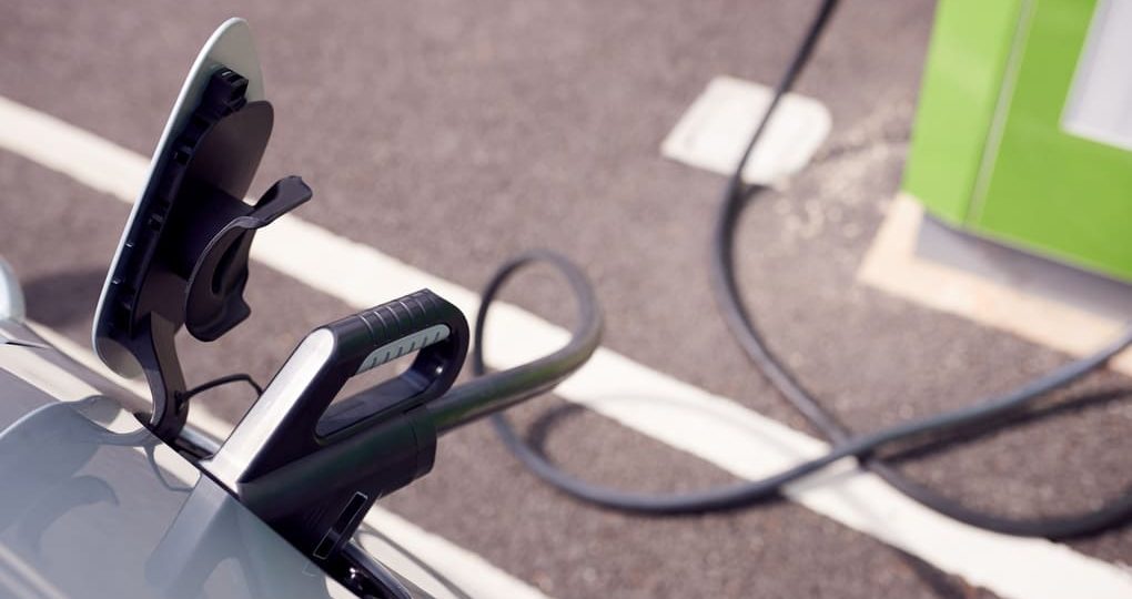 Baterías de alto voltaje para autos híbridos con La Casa de las Baterías