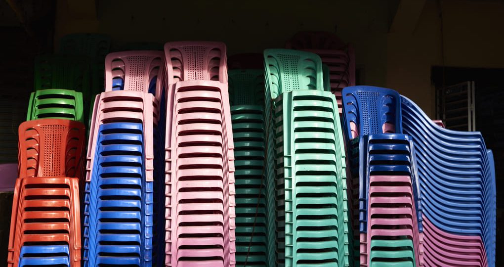 Sillas de plástico en Costa Rica: impermeables y fáciles de limpiar